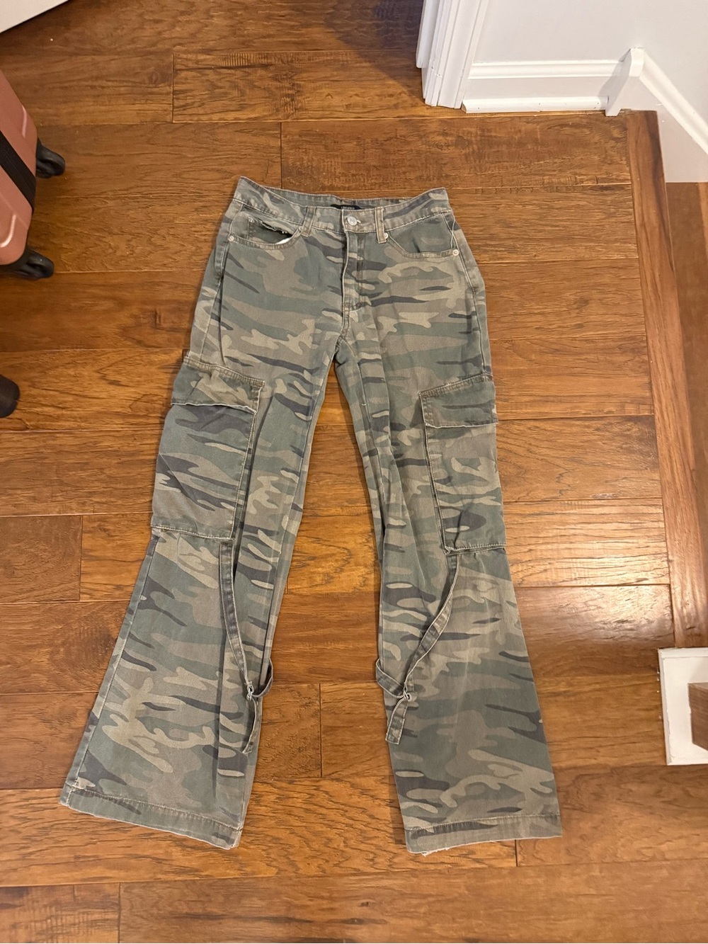 Camo Cargo Flared Pants - low rise